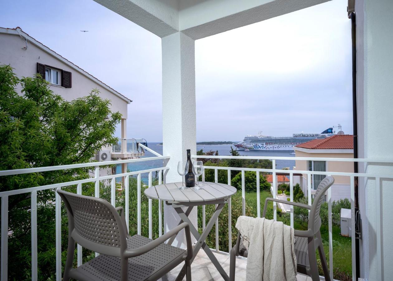 Feelhvar Along Bluelagoon Beach 赫瓦尔 外观 照片