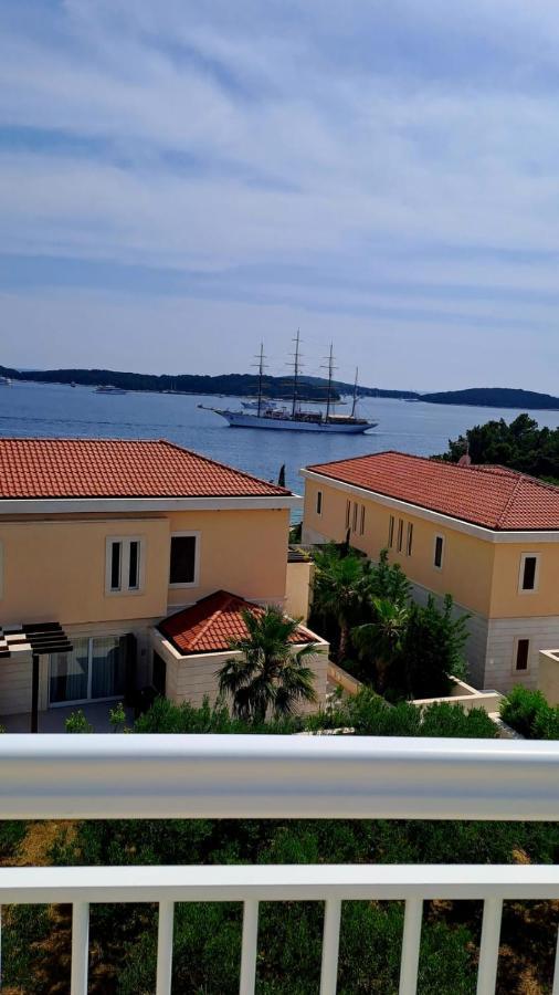 Feelhvar Along Bluelagoon Beach 赫瓦尔 外观 照片