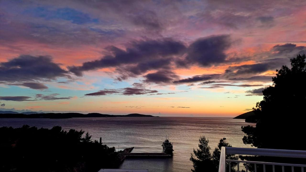 Feelhvar Along Bluelagoon Beach 赫瓦尔 外观 照片