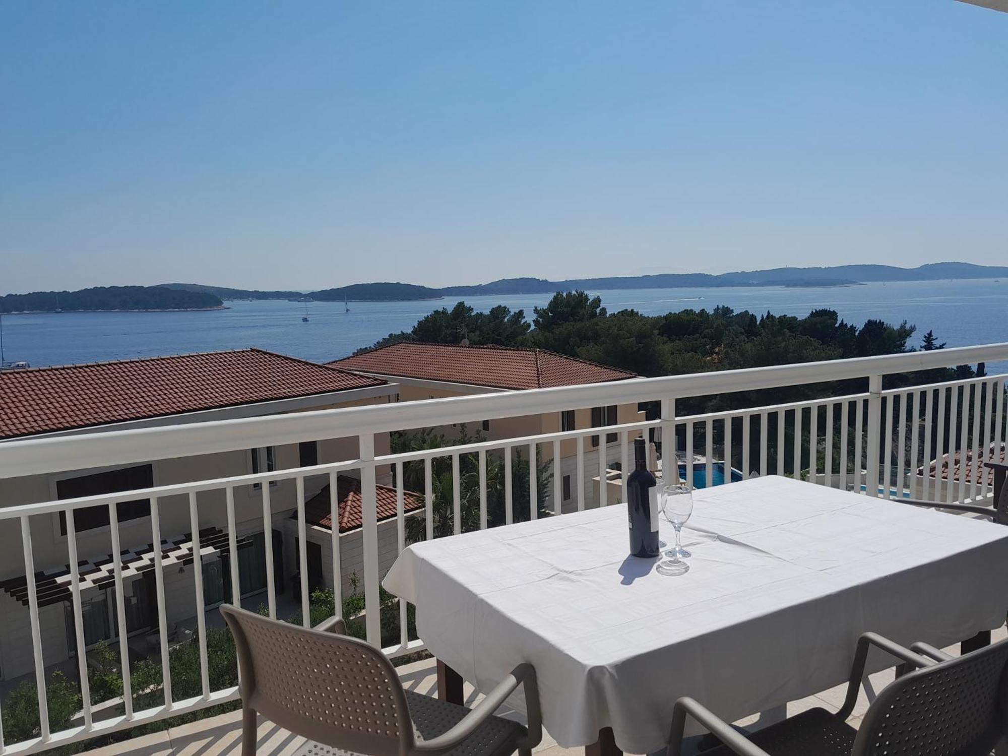 Feelhvar Along Bluelagoon Beach 赫瓦尔 客房 照片